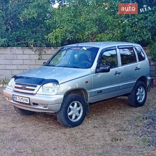 Chevrolet Niva (2006)