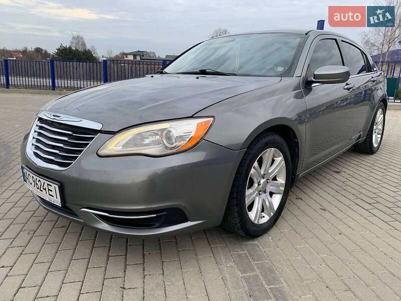 Chrysler 200 (2013)