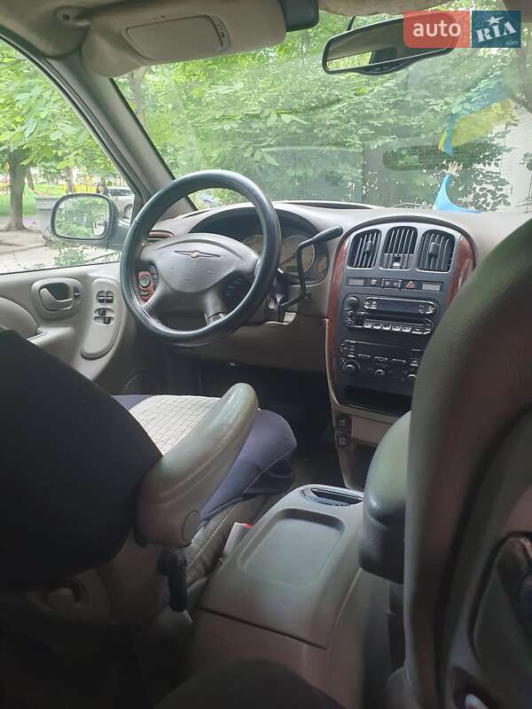 Chrysler Town  country (2003)