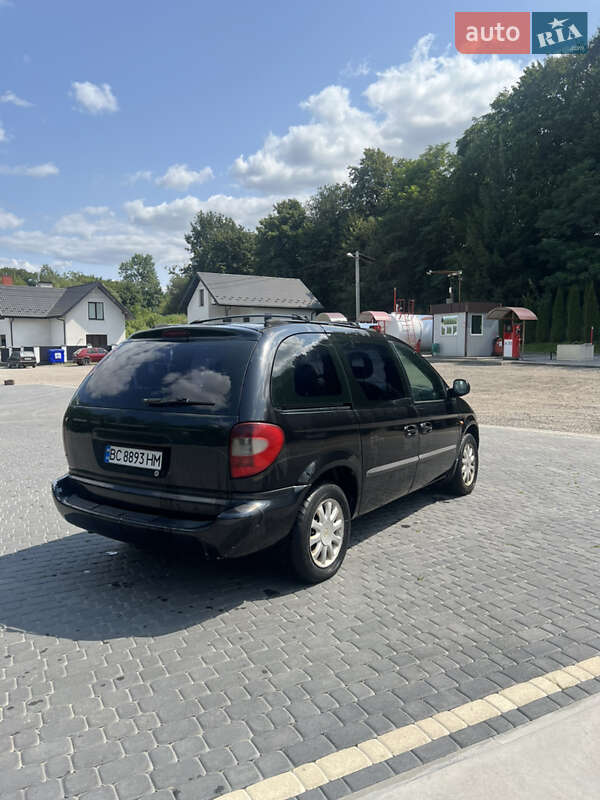 Chrysler Voyager (2003)