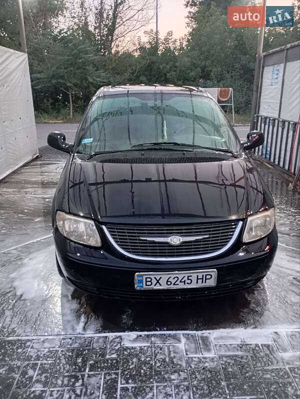 Dodge Ram van (2003)
