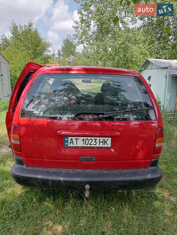 Dodge Ram van (2001)