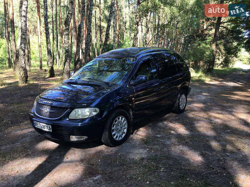 Dodge Ram van (2003)
