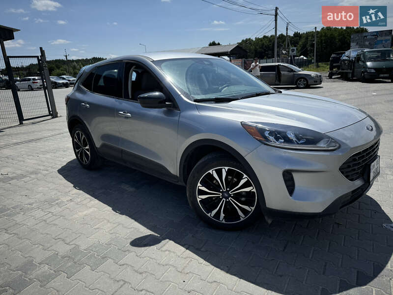 Ford Escape (2022)