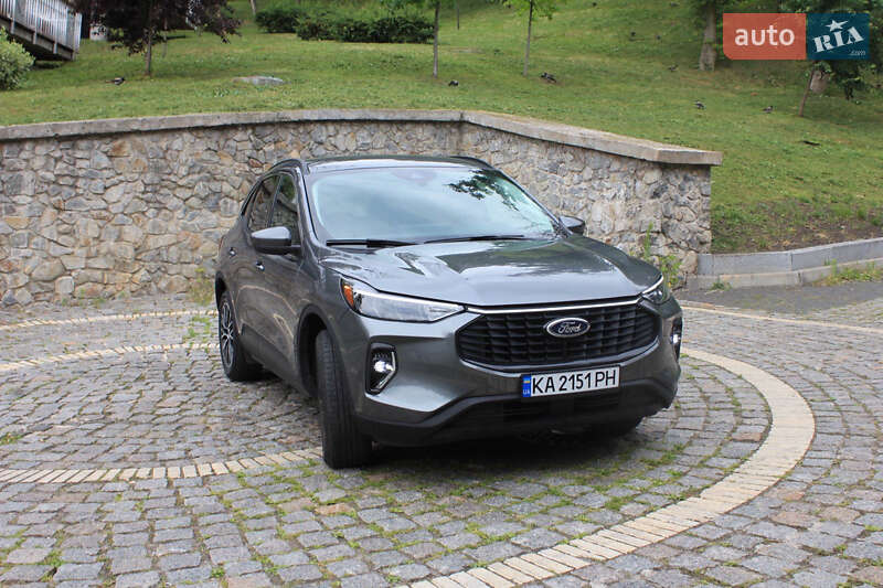 Ford Escape (2023)