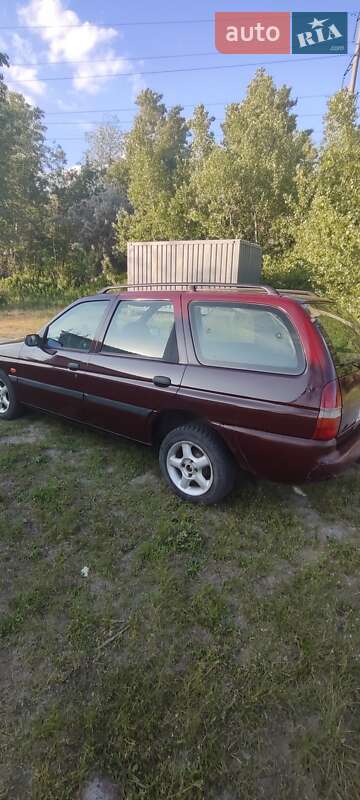 Ford Escort (1996)