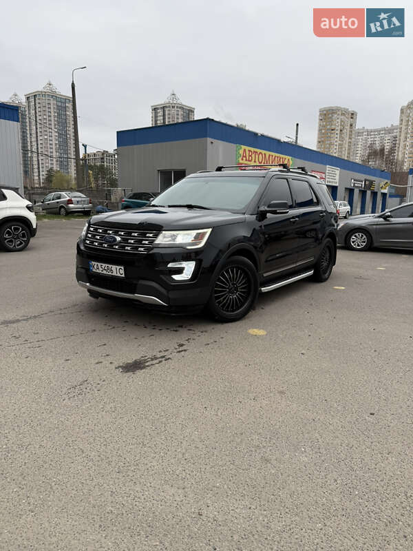 Ford Explorer (2016)
