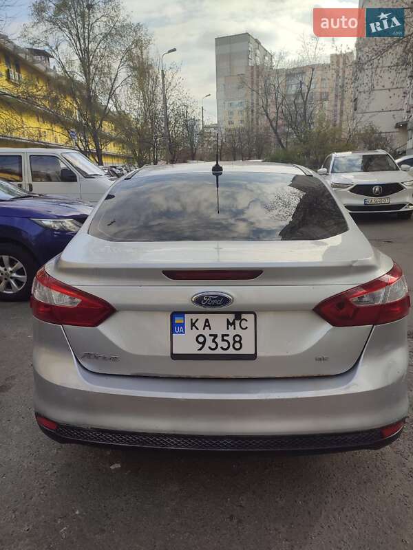 Ford Focus (2012)