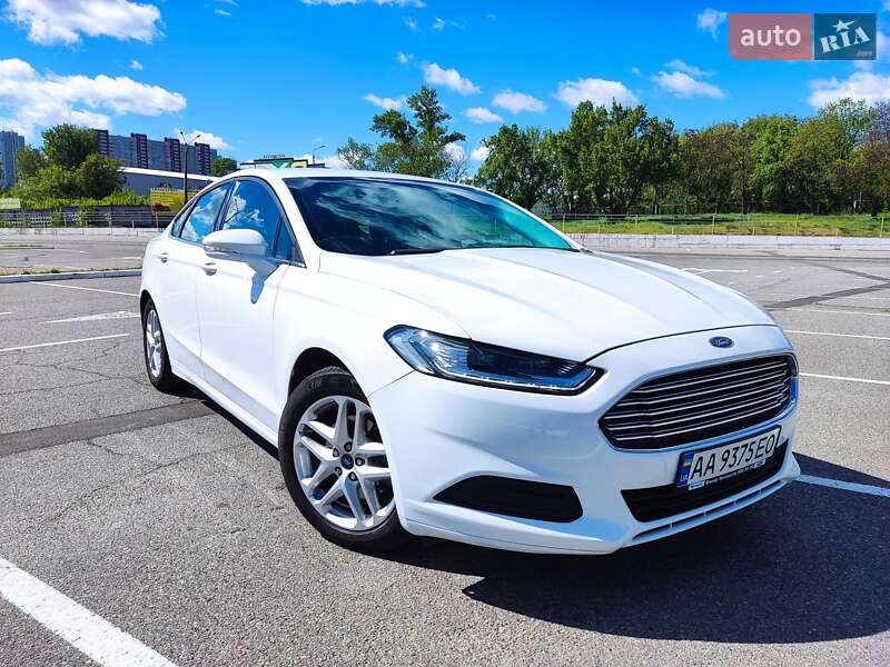 Ford Fusion (2016)
