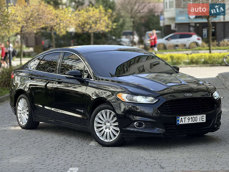 Ford Fusion (2012)