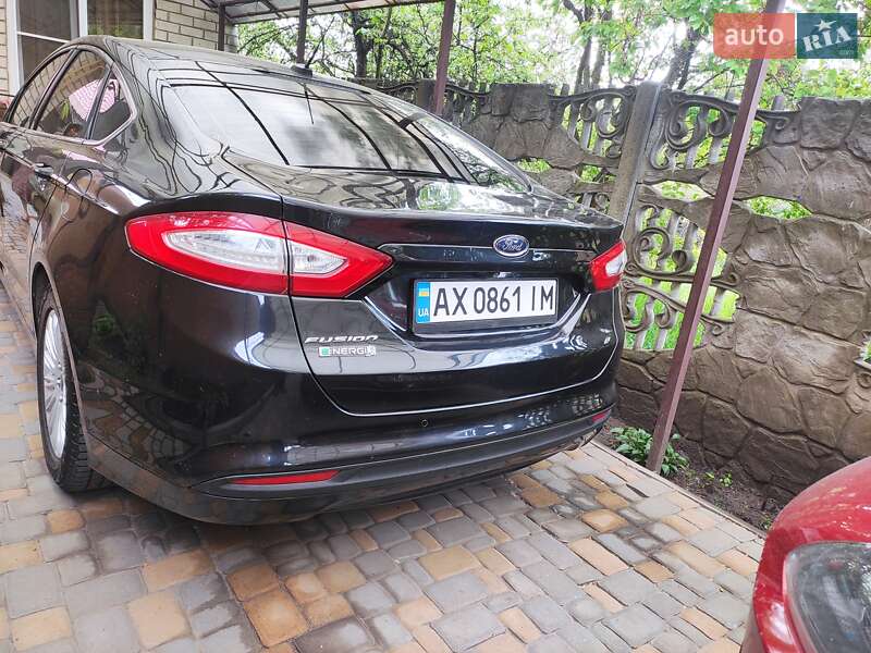 Ford Fusion (2015)
