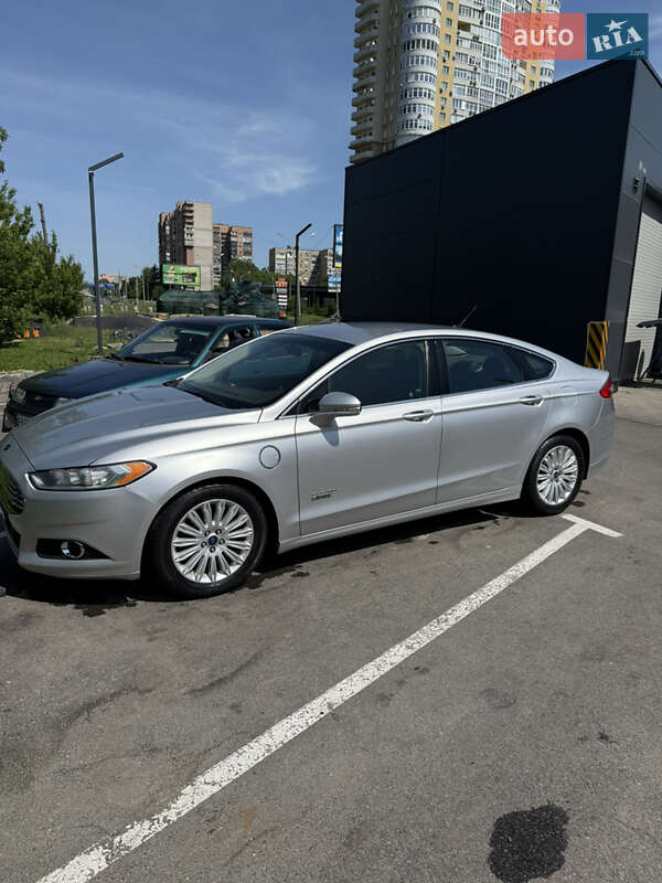 Ford Fusion (2014)