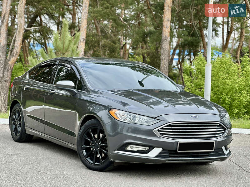 Ford Fusion (2016)