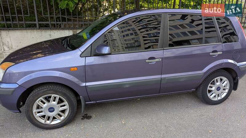 Ford Fusion (2008)