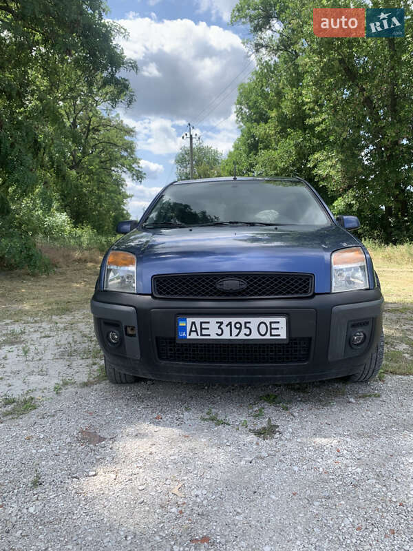 Ford Fusion (2006)