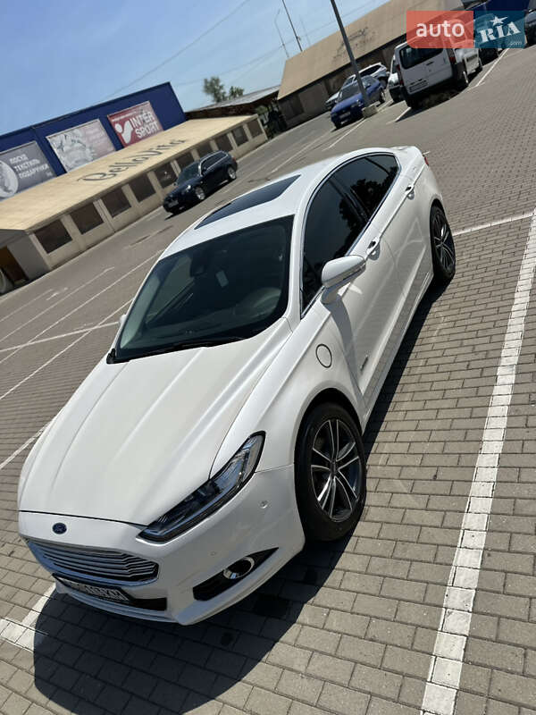 Ford Fusion (2013)
