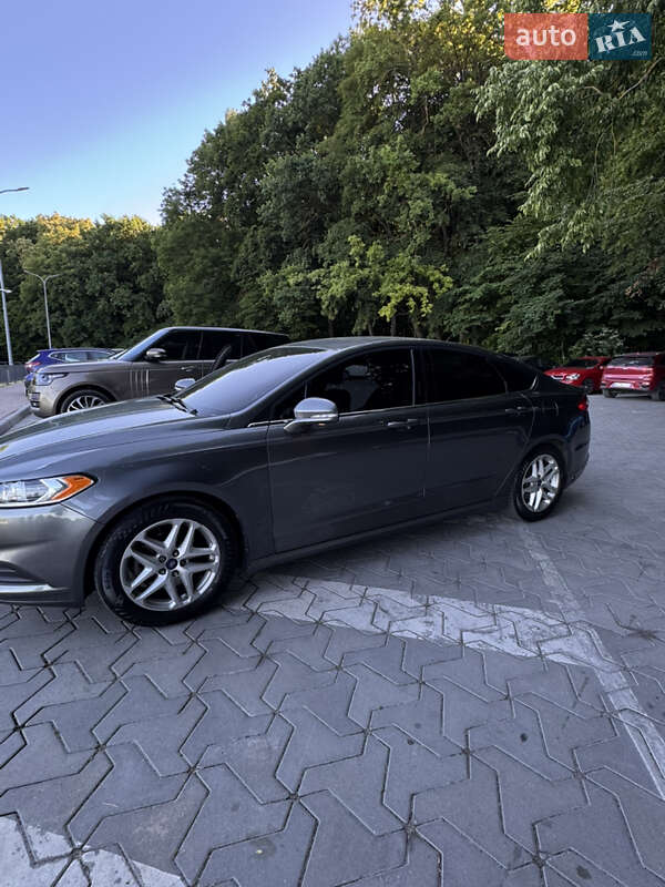 Ford Fusion (2013)