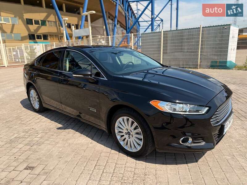 Ford Fusion (2016)