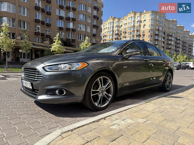 Ford Fusion (2015)