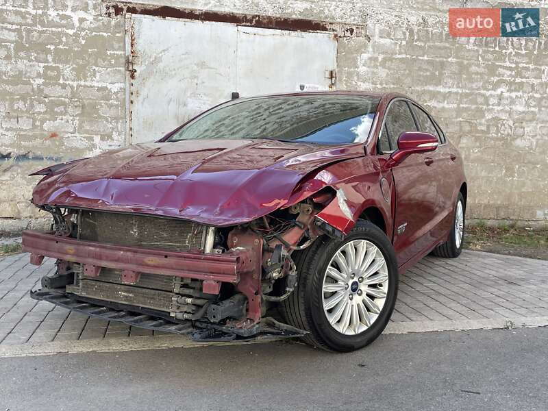 Ford Fusion (2016)