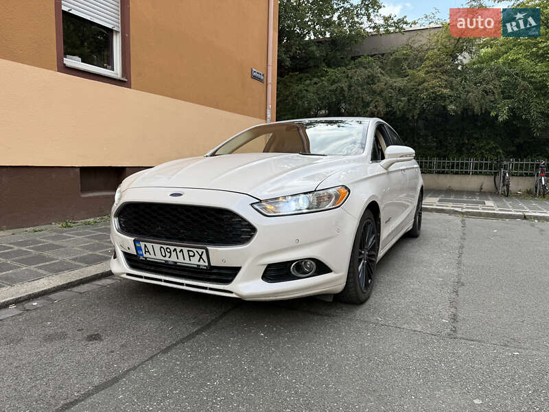 Ford Fusion (2012)