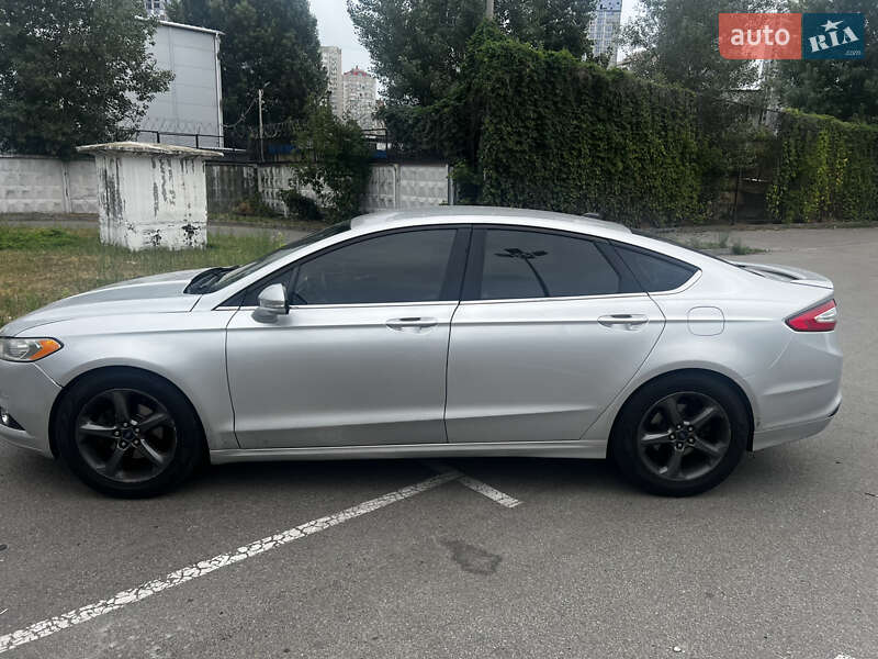 Ford Fusion (2015)