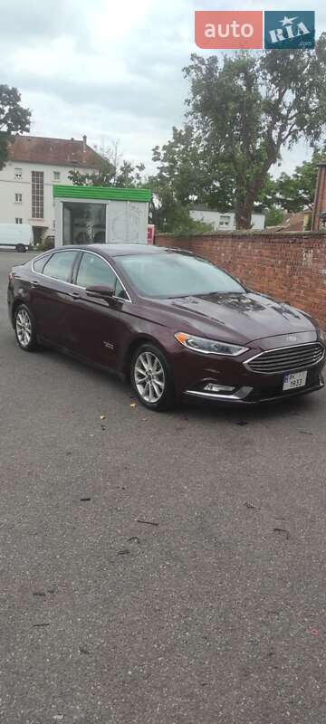 Ford Fusion (2016)