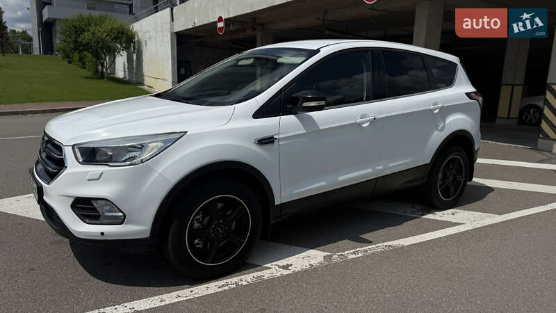 Ford Kuga (2017)
