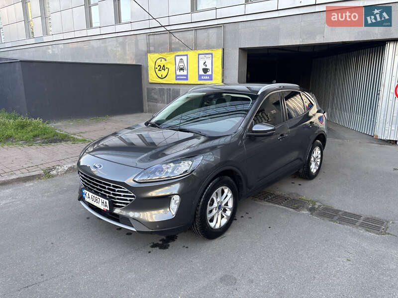 Ford Kuga (2021)