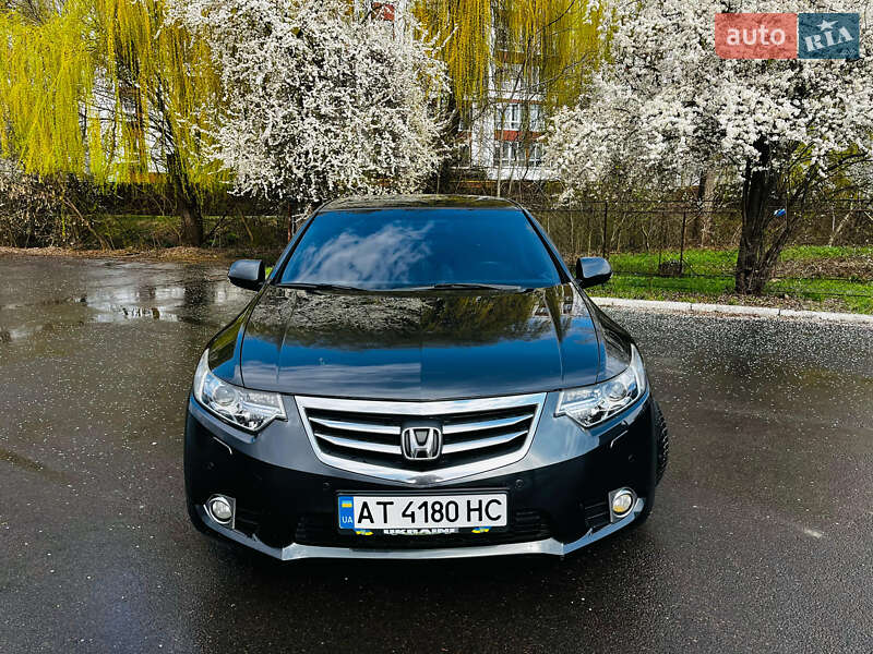 Honda Accord (2011)