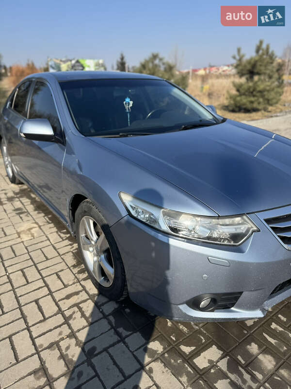 Honda Accord (2011)
