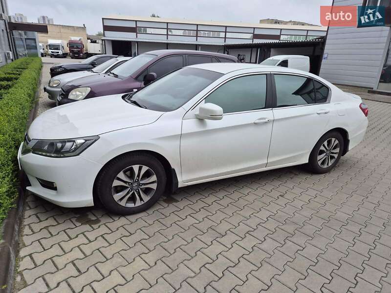 Honda Accord (2013)