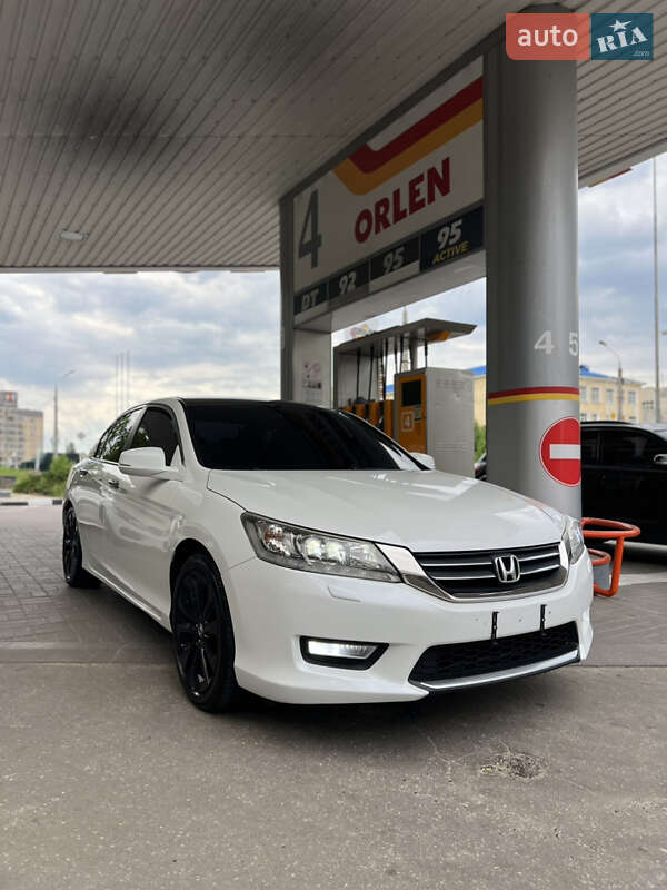 Honda Accord (2013)