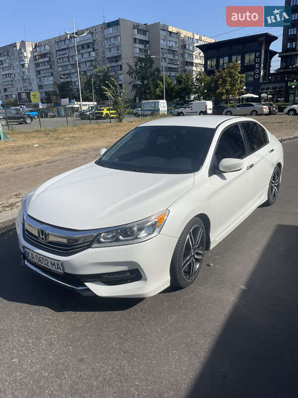 Honda Accord (2016)