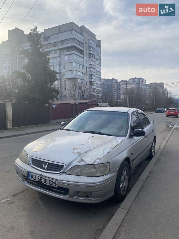 Honda Accord (2000)