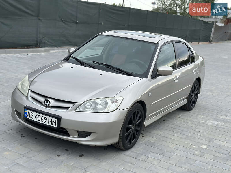 Honda Civic (2004)