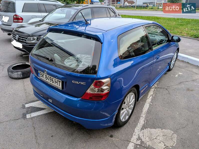 Honda Civic (2004)