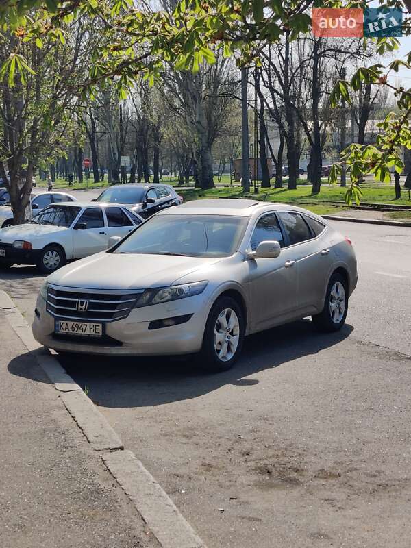 Honda Crosstour (2011)