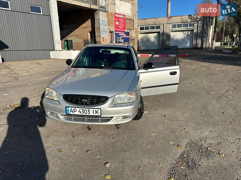 Hyundai Accent (2002)