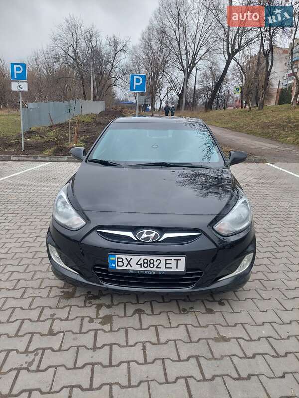 Hyundai Accent (2012)