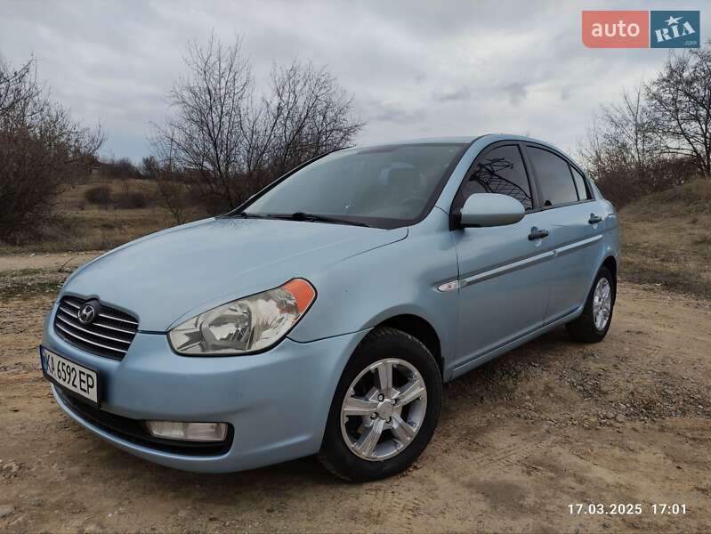 Hyundai Accent (2008)