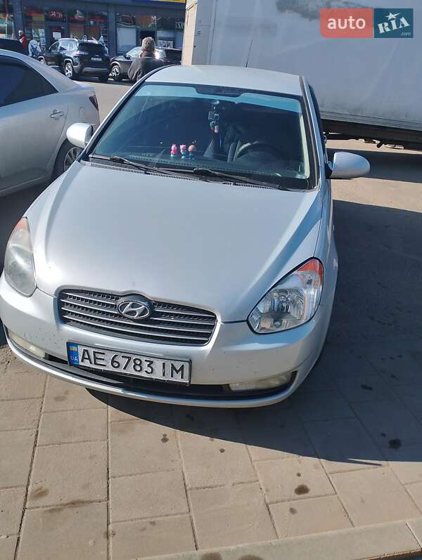 Hyundai Accent (2008)