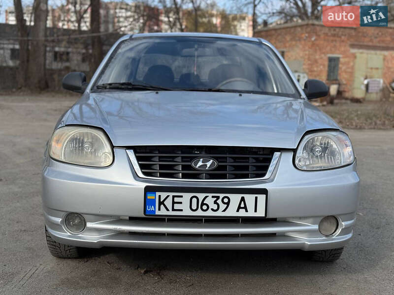 Hyundai Accent (2005)
