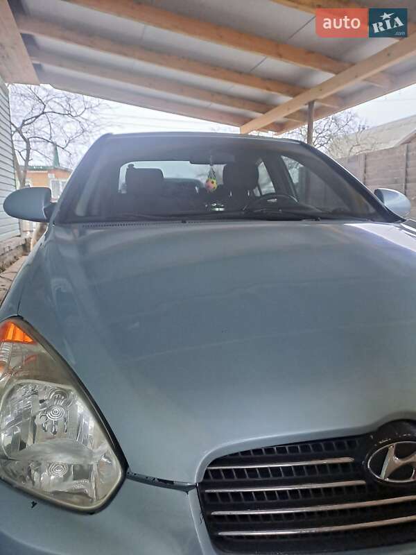Hyundai Accent (2008)