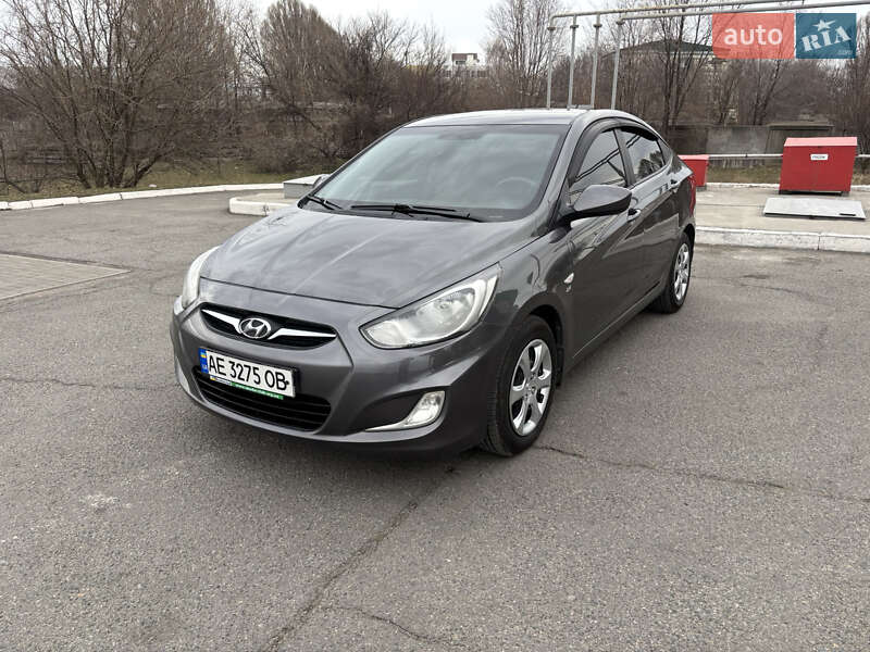 Hyundai Accent (2011)
