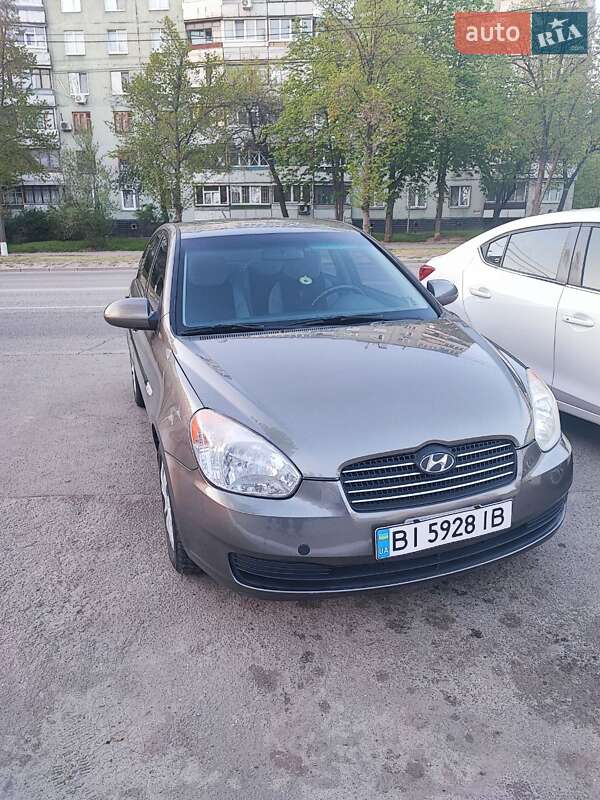 Hyundai Accent (2008)
