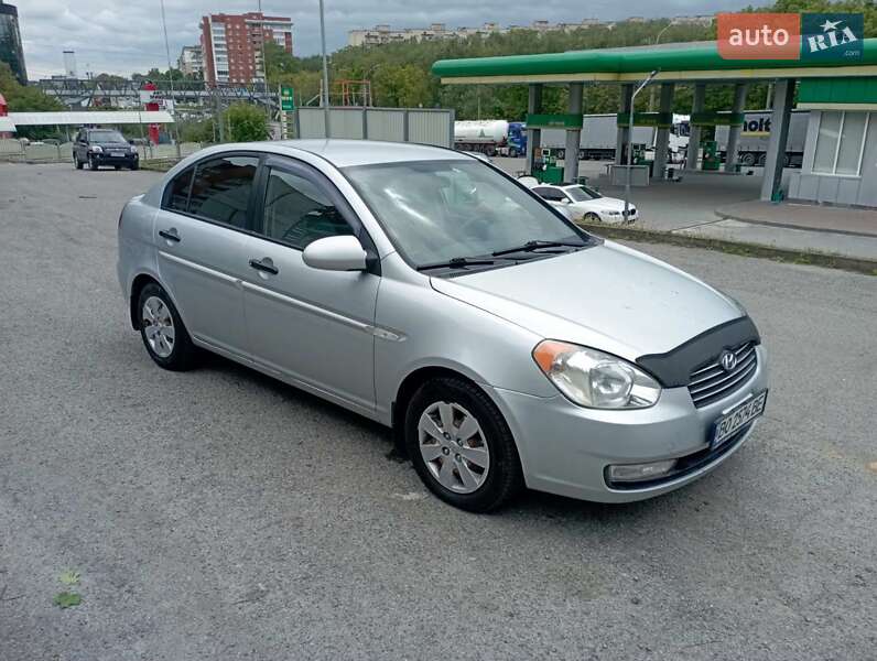 Hyundai Accent (2008)