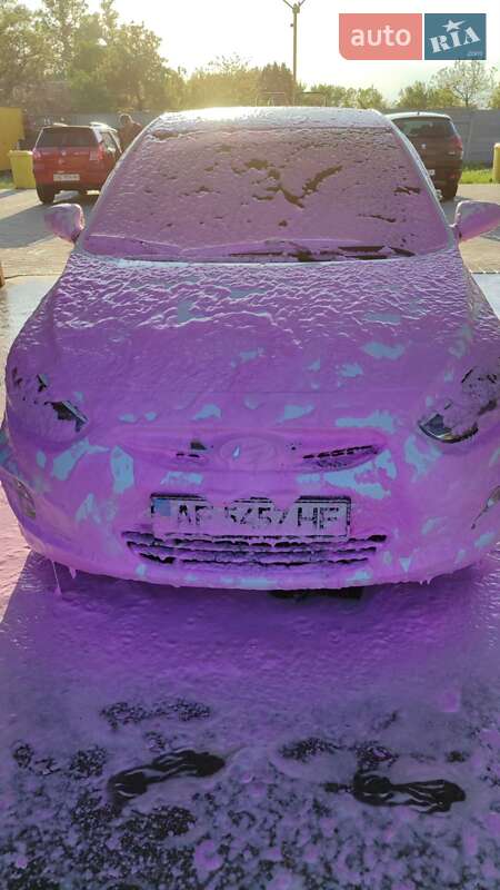 Hyundai Accent (2013)