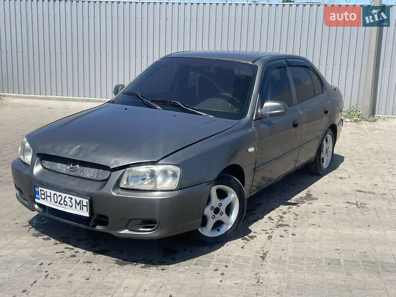 Hyundai Accent (2002)