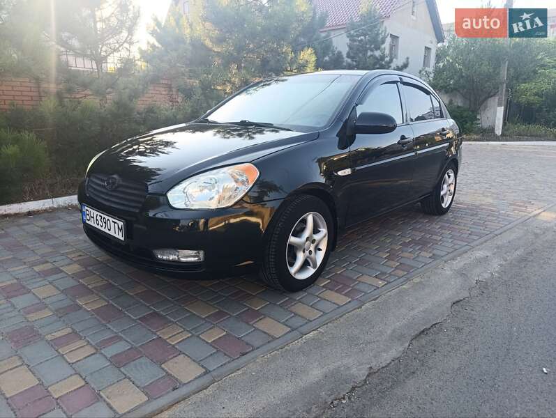 Hyundai Accent (2008)